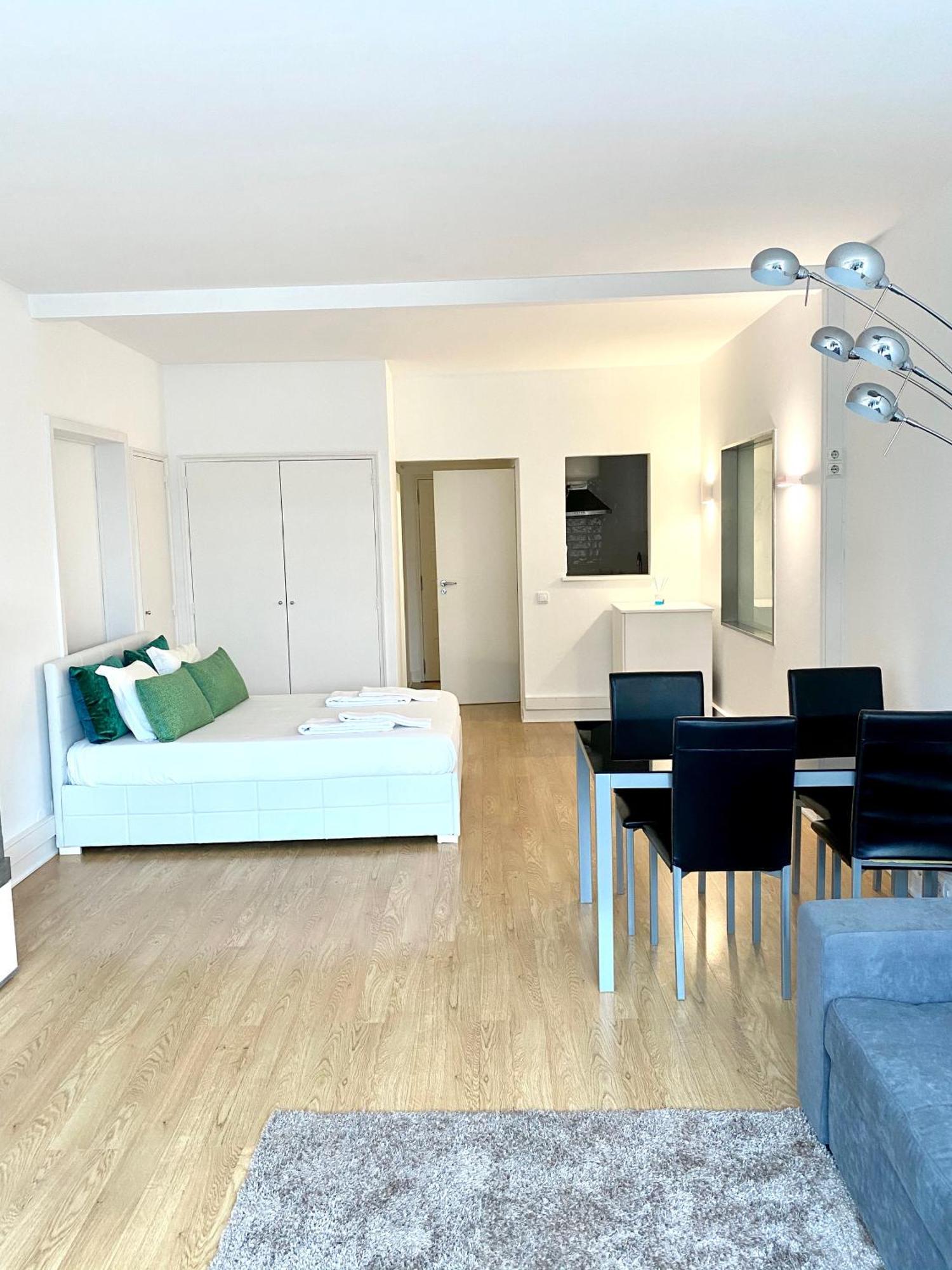 Estoril 2 & 5- Beach Side Casino Garden Studio المظهر الخارجي الصورة